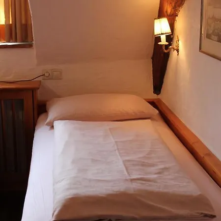 Spitzweg 3*
